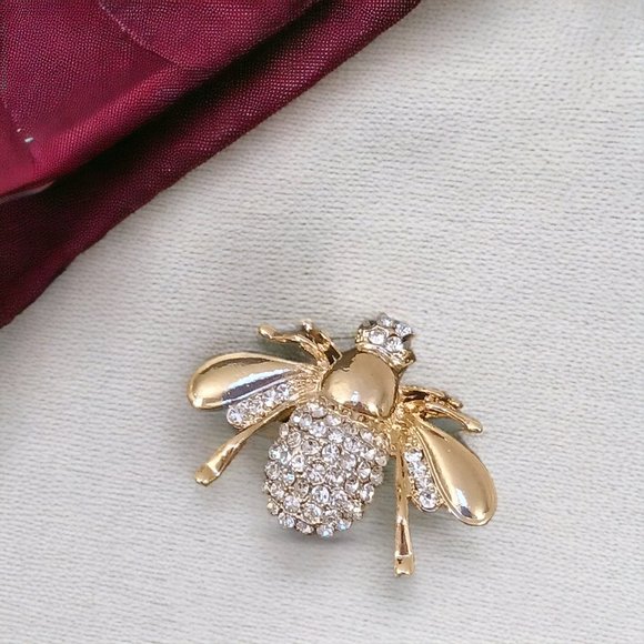 Gold Tone Rhinestone Bee Brooch - Picture 1 of 3